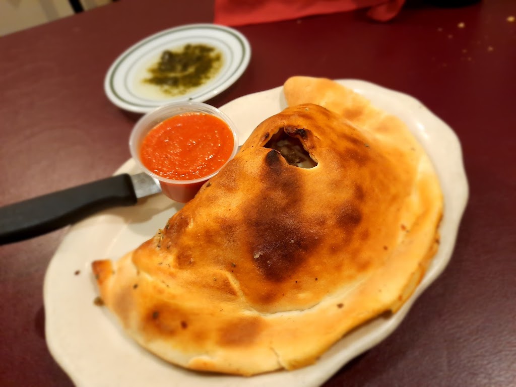 Gondola Italian Restaurant | 101 W Lebanon St, Mt Airy, NC 27030, USA | Phone: (336) 786-7520