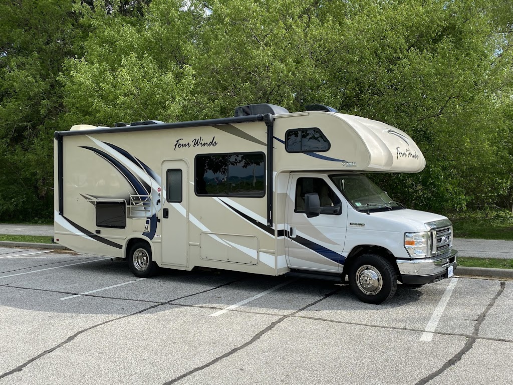 Tecumseh RV Rentals | 12843 James Crescent, Tecumseh, ON N8N 3M7, Canada | Phone: (519) 919-8225