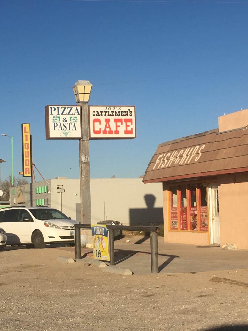 Joes Cafe | 32808 Old Woman Springs Rd, Lucerne Valley, CA 92356, USA | Phone: (760) 248-1128