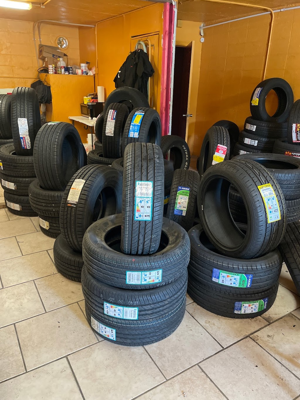 Eddies tires & rims | 3671 LA-1, Port Allen, LA 70767, USA | Phone: (225) 256-5807