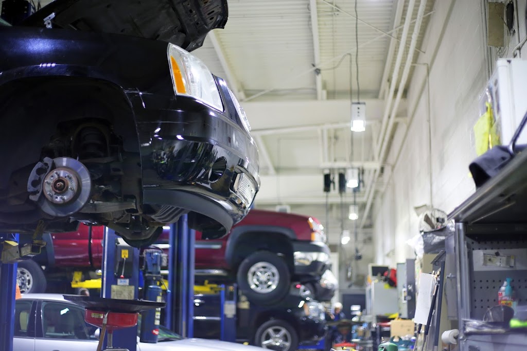 Fox Motors Collision Center - Farmington Hills | 24631 Hathaway St, Farmington Hills, MI 48335, USA | Phone: (248) 478-9690