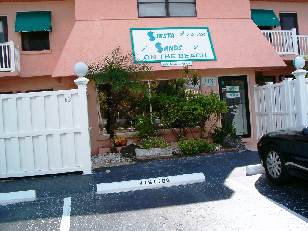 Siesta Sands On the Beach | 118 Beach Rd, Sarasota, FL 34242, USA | Phone: (941) 349-1929