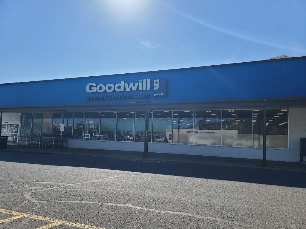 Goodwill | Rochester Plaza, 750 Ohio River Blvd, Rochester, PA 15074, USA | Phone: (724) 775-3458