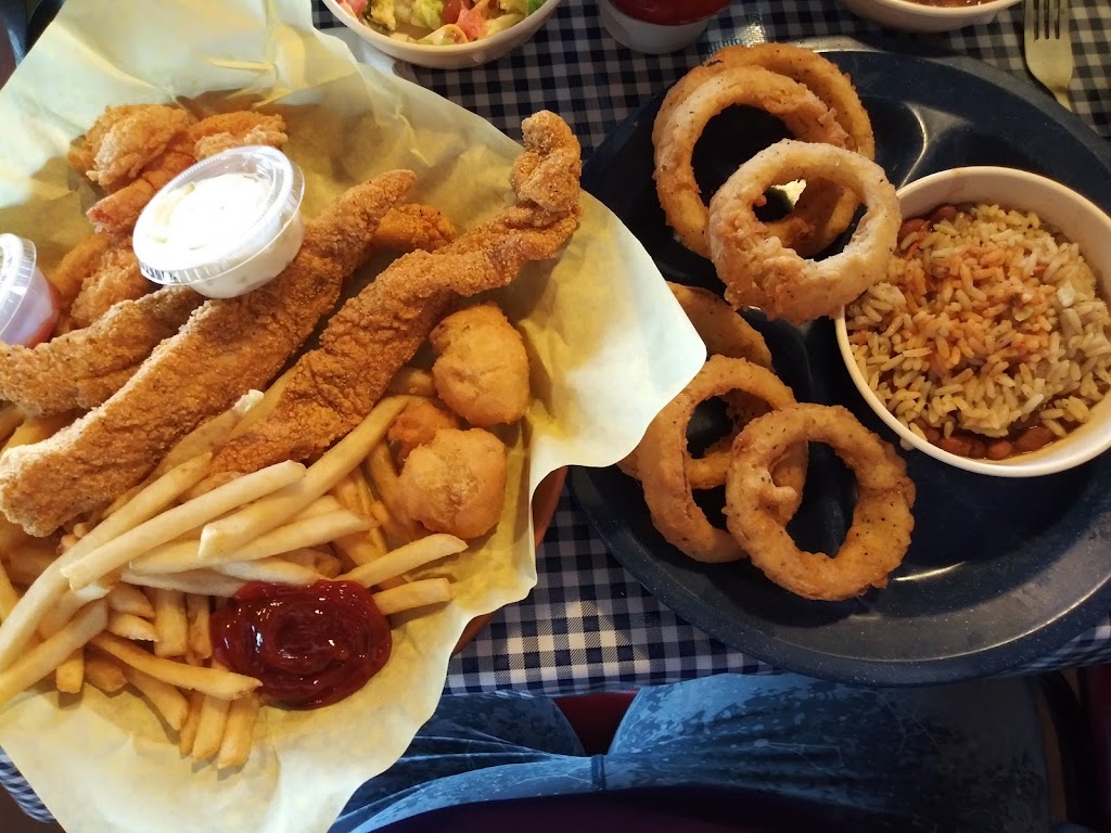 David Beards Catfish and Seafood | 1303 NW Pkwy St, Azle, TX 76020, USA | Phone: (817) 270-5957