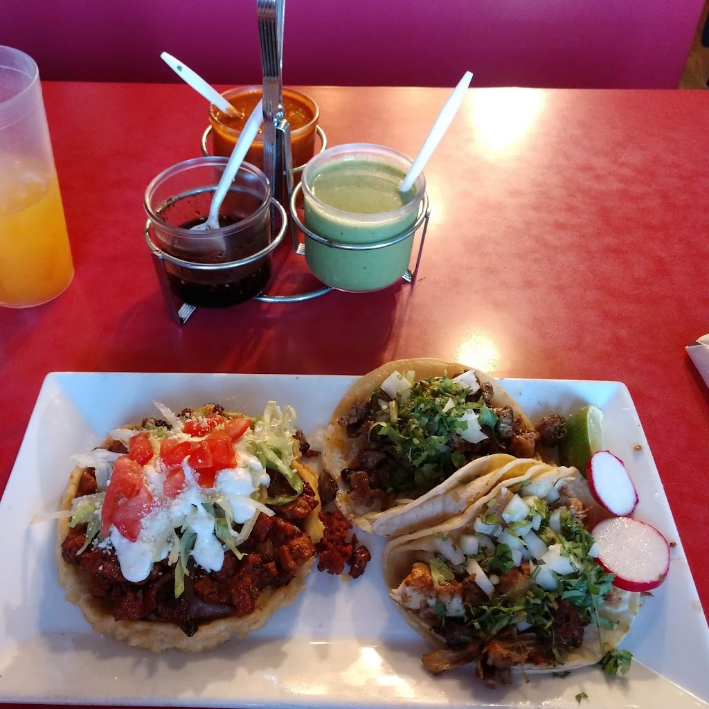 LA TLAXQUENITA | 218 New Castle Ave, New Castle, DE 19720, USA | Phone: (302) 575-1450