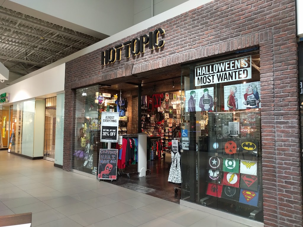 Hot Topic | 1101 Outlet Collection Way SW RM 415, Auburn, WA 98001, USA | Phone: (253) 939-6980