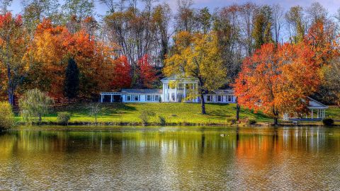 A Georgian Manner Bed & Breakfast | 29055 Evans Rd, Logan, OH 43138, USA | Phone: (800) 606-1840