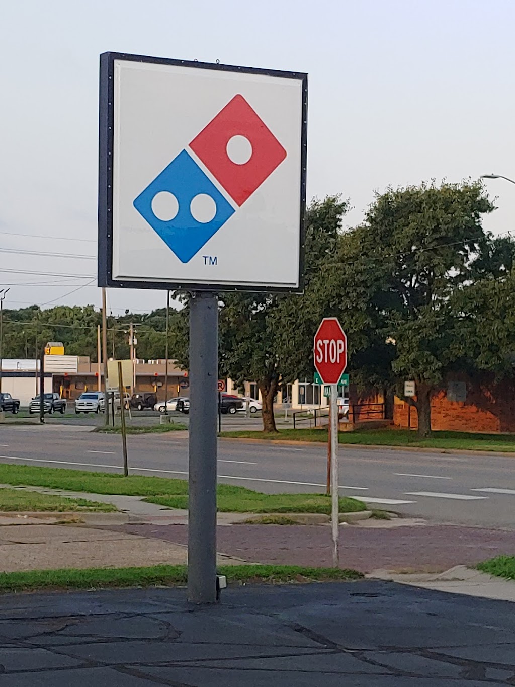 Dominos Pizza | 1720 Main St, Winfield, KS 67156, USA | Phone: (620) 301-1500