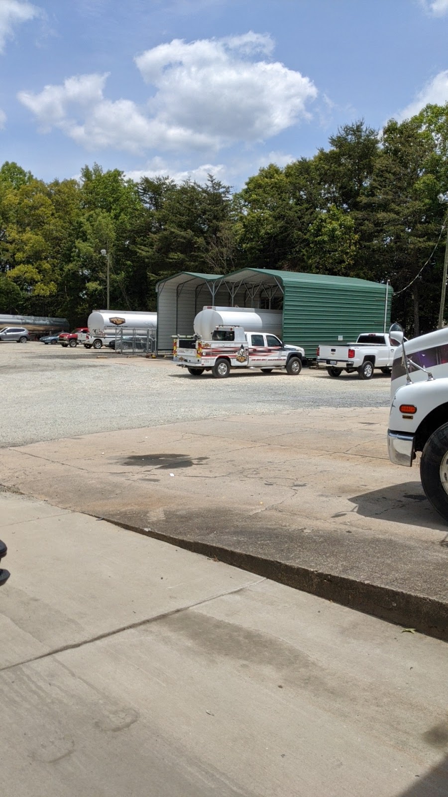 Triad Truck & Tank | 6808 W Market St, Greensboro, NC 27409, USA | Phone: (336) 854-1041