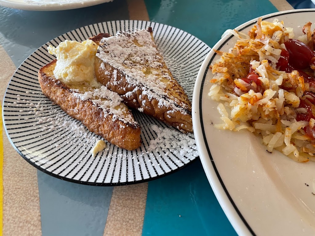 Moms Family Restaurant | 510 Main St, Beech Grove, IN 46107, USA | Phone: (317) 389-5789