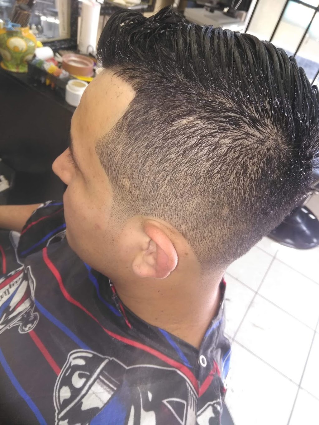 Barber Shop & Salon Lux | Mar Amarillo 5730, Alemán, 22050 Tijuana, B.C., Mexico | Phone: 664 817 1409
