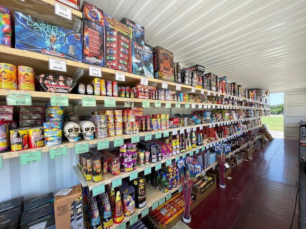 USA Fireworks | 17662 TX-121, Trenton, TX 75490, USA | Phone: (972) 979-7102