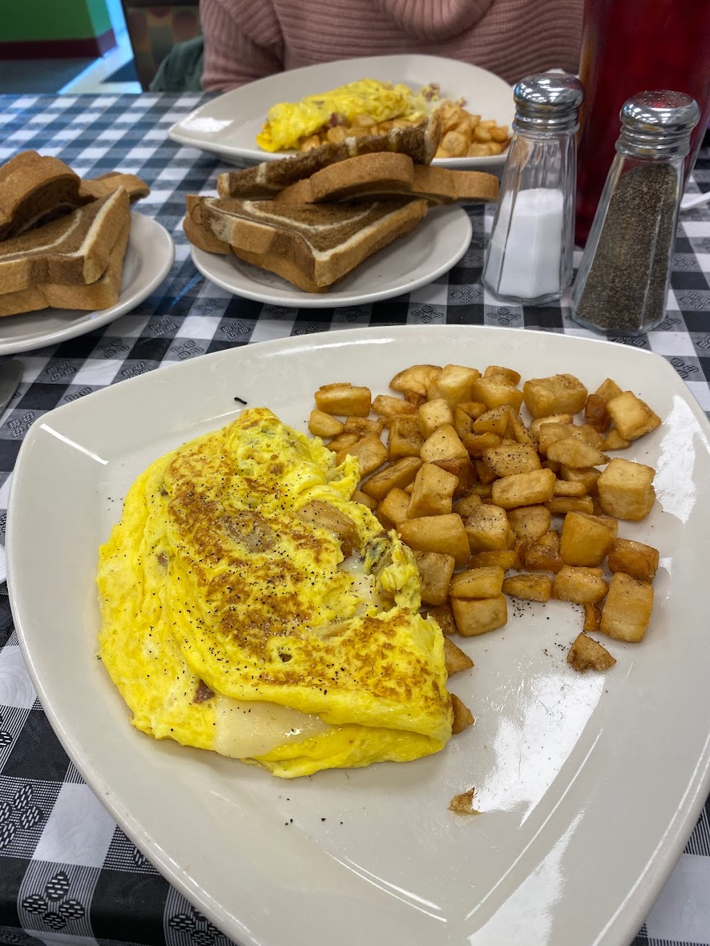 Arnolds Diner | 18412 Telegraph Rd Suite C, Brownstown Charter Twp, MI 48174, USA | Phone: (734) 992-6172