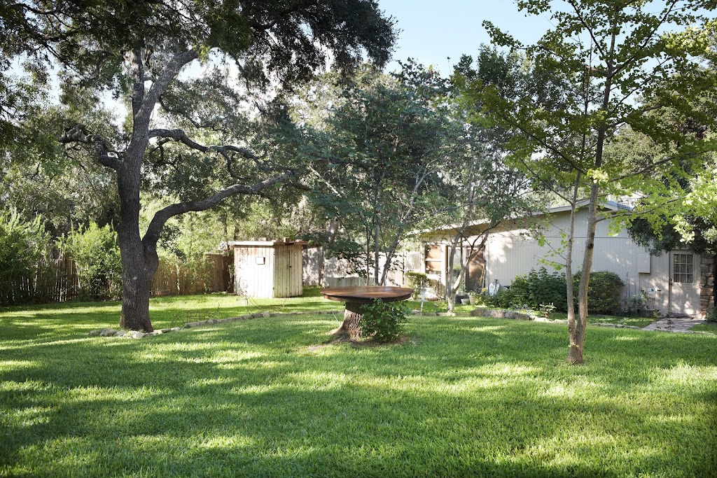 Acorn Bed and Breakfast | 107 TX-46, Boerne, TX 78006 | Phone: (830) 249-0470