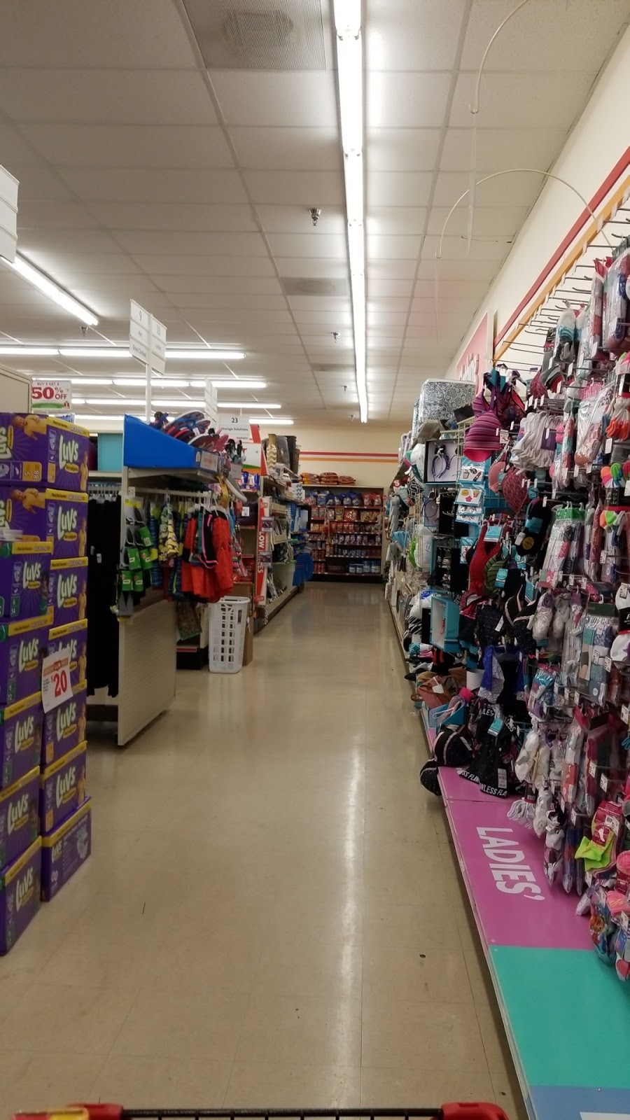 Family Dollar | 4530 W Valencia Rd, Tucson, AZ 85746, USA | Phone: (520) 416-7232