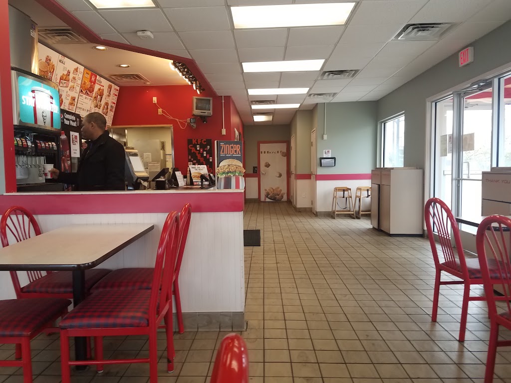 KFC | 2200 Green Bay Rd, North Chicago, IL 60064, USA | Phone: (847) 473-4258