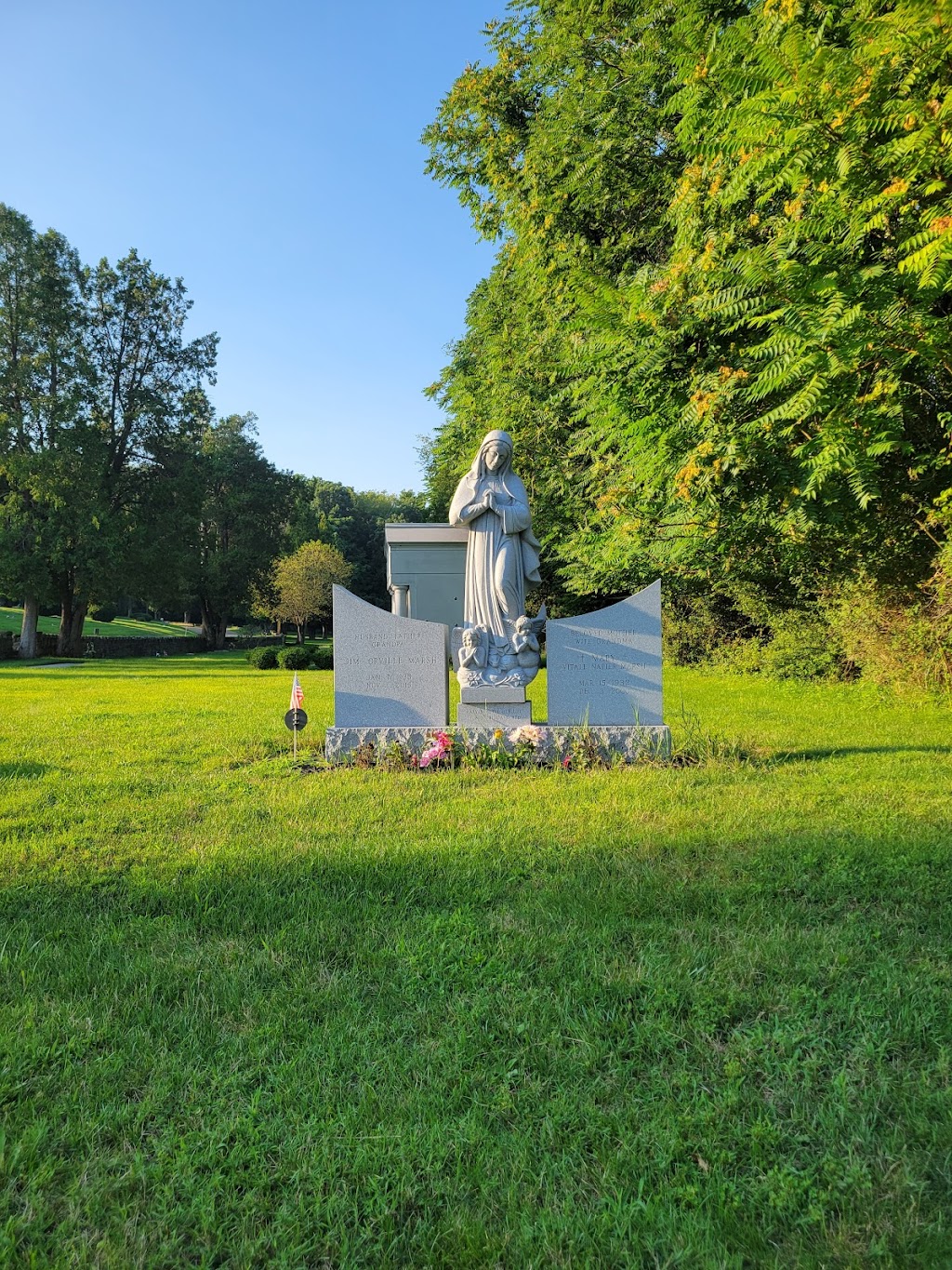 North Lawn Cemetery/Mausoleum | 4927 Cleveland Ave NW, Canton, OH 44709, USA | Phone: (330) 494-0641