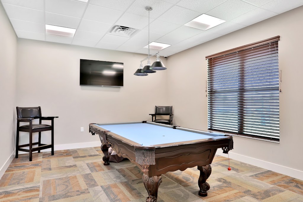 Hawaiian Village | 104 63rd Ave W, Bradenton, FL 34207, USA | Phone: (941) 755-6103