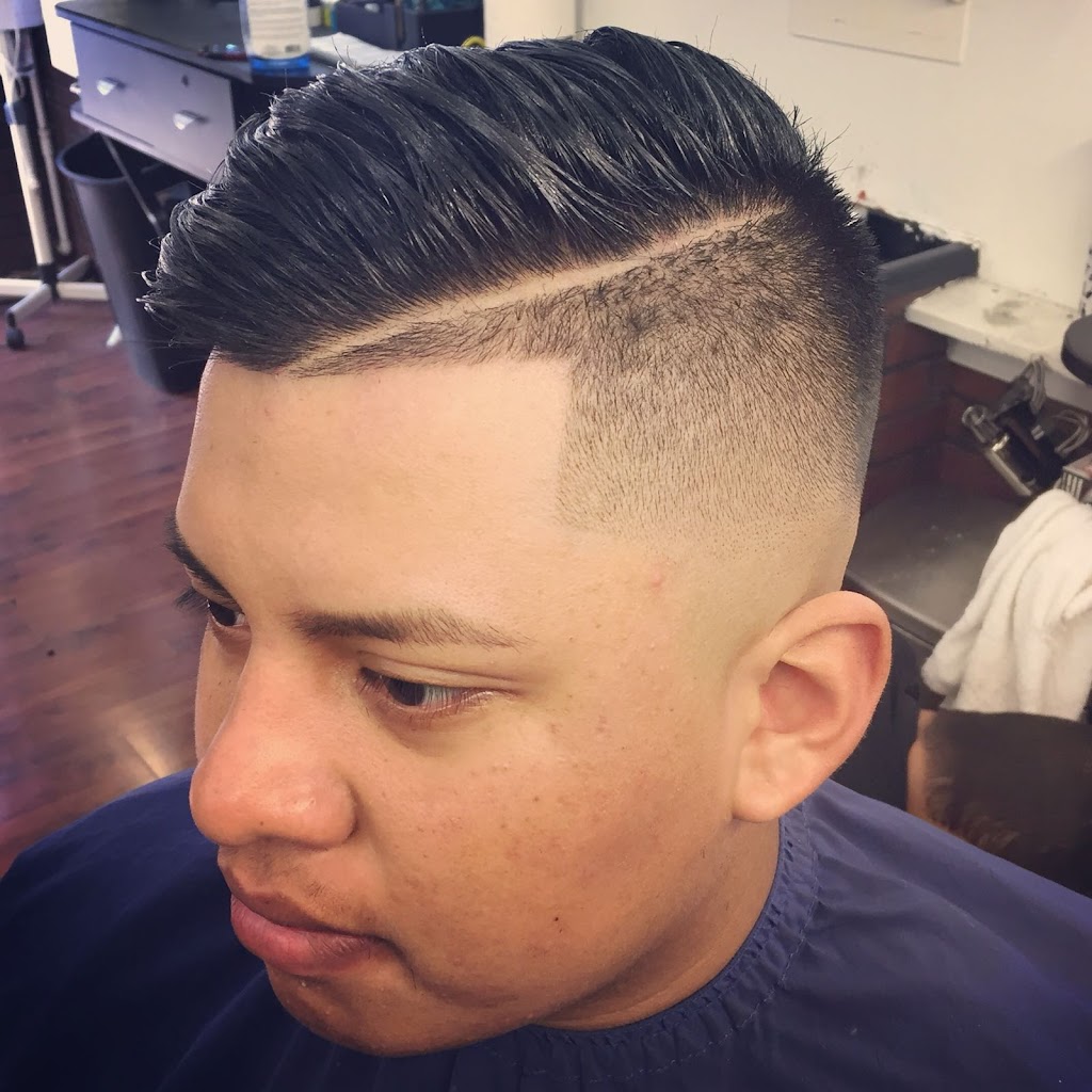 Dominican Straight Razor Cutz #1 | 5440 Atlantic Springs Rd #106, Raleigh, NC 27616, USA | Phone: (919) 977-6904