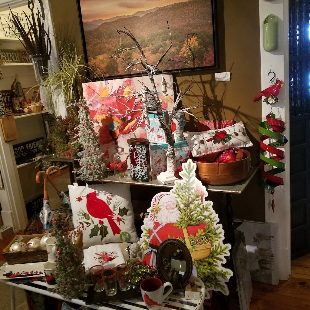 Christmas Peddler | 258 S Main St, Waynesville, OH 45068, USA | Phone: (513) 897-9627
