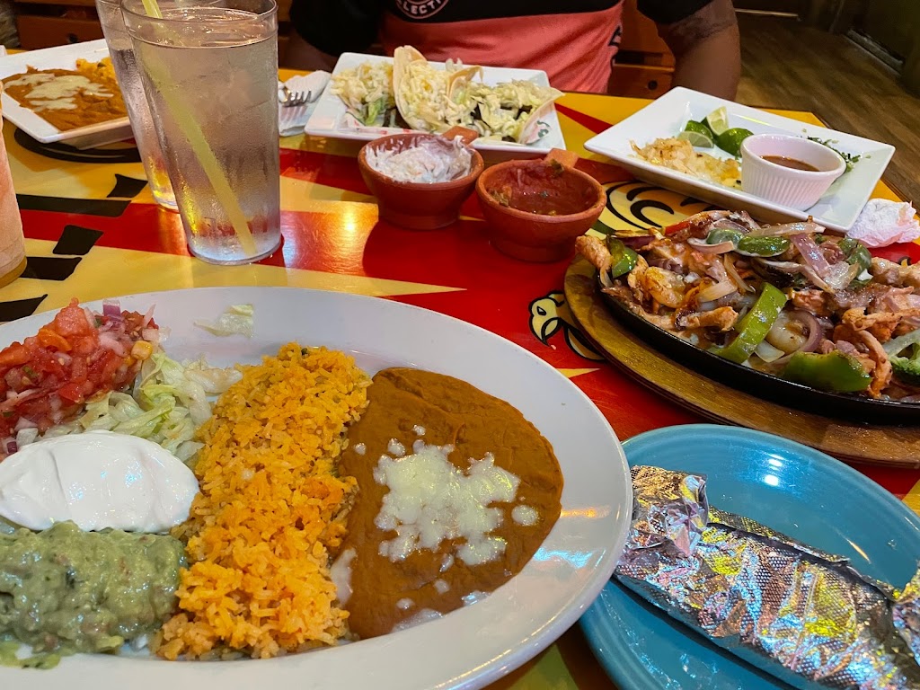 Los Gallos Mexican Restaurant | 630 Broadway Ave, Bedford, OH 44146, USA | Phone: (440) 232-1322