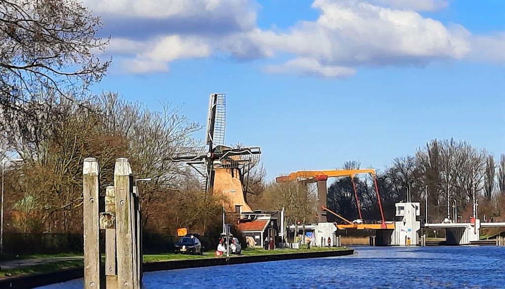 Kinderboerderij De Buiktuin | Noordhollandschkanaaldijk 19, 1034 ZL Amsterdam, Netherlands | Phone: 020 631 4376