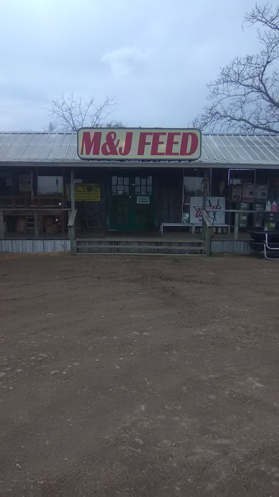 M & J Feed | 9688 US-175, Kemp, TX 75143, USA | Phone: (903) 498-4021