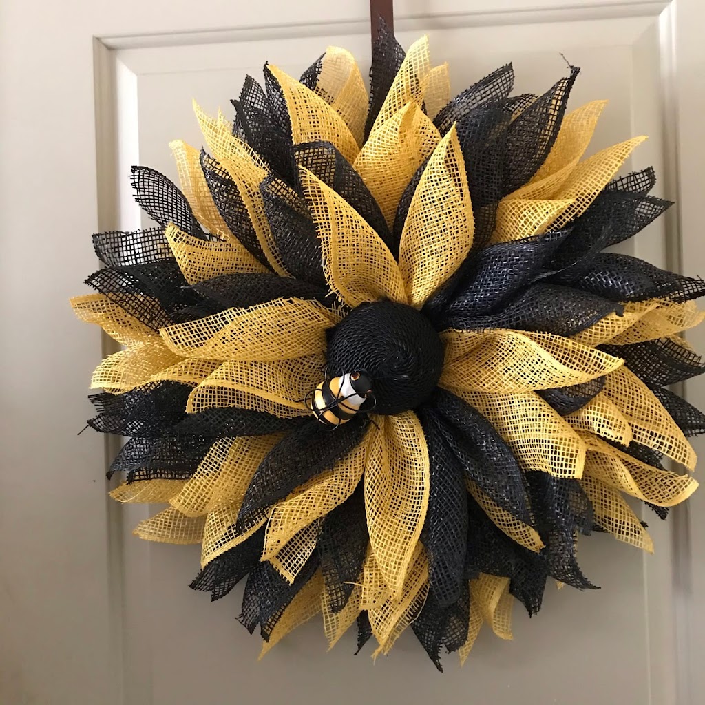 Farmhouse Wreaths | 400 Foxborough Blvd, Foxborough, MA 02035, USA | Phone: (781) 975-2124