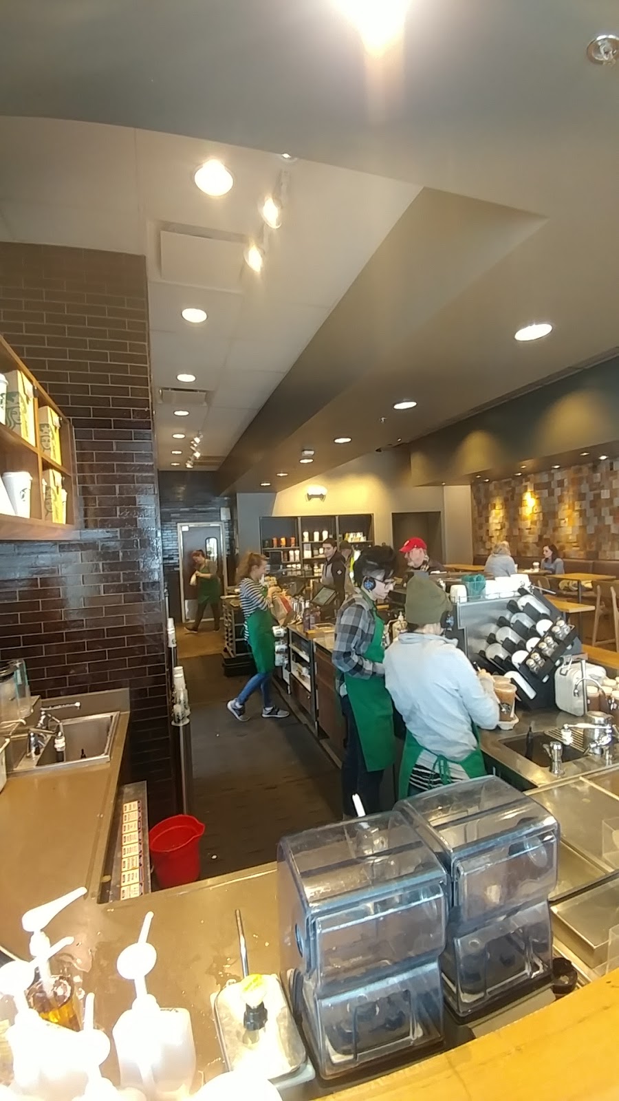 Starbucks | 2024 N Rock Rd, Derby, KS 67037, USA | Phone: (316) 448-4553