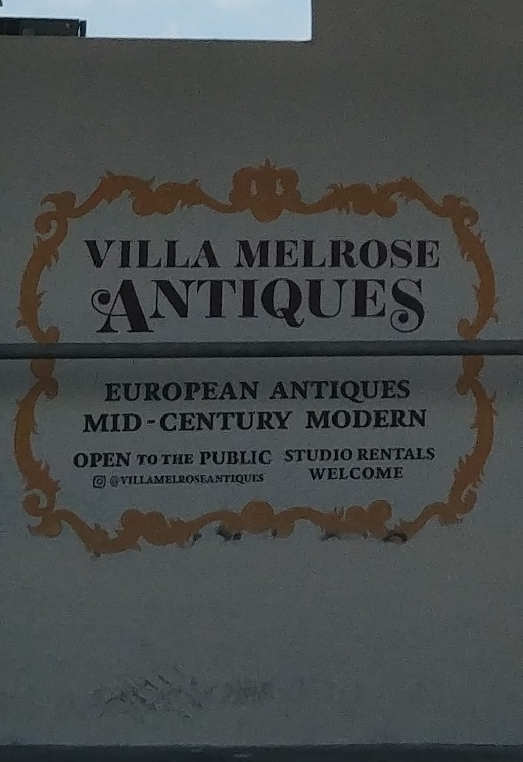 Villa Melrose Antiques | 6061 W 3rd St #3140, Los Angeles, CA 90036, USA | Phone: (323) 934-8130