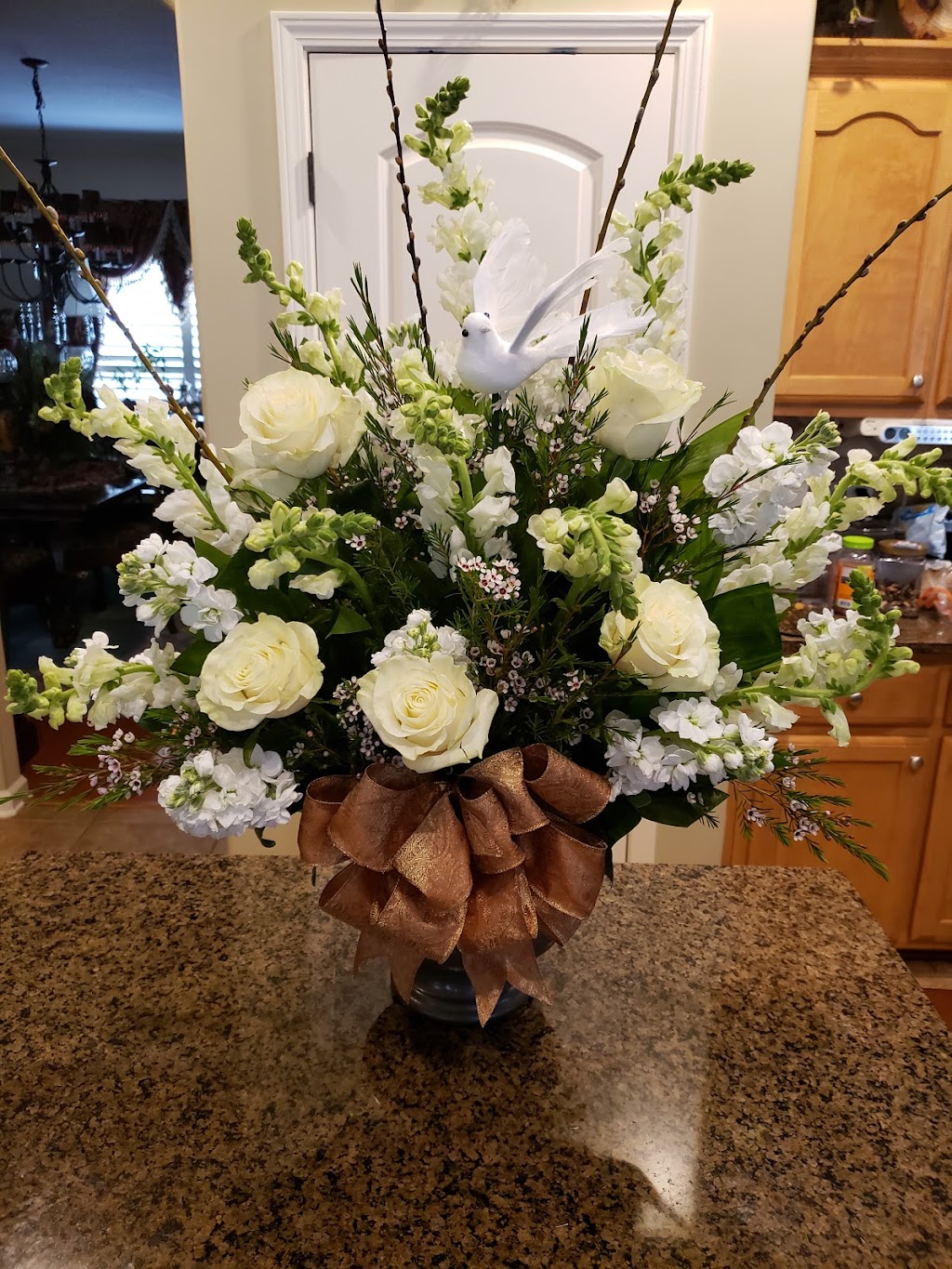 Creative Hands Florist | 4764 Dylan Valley Dr, Memphis, TN 38135, USA | Phone: (901) 372-2590