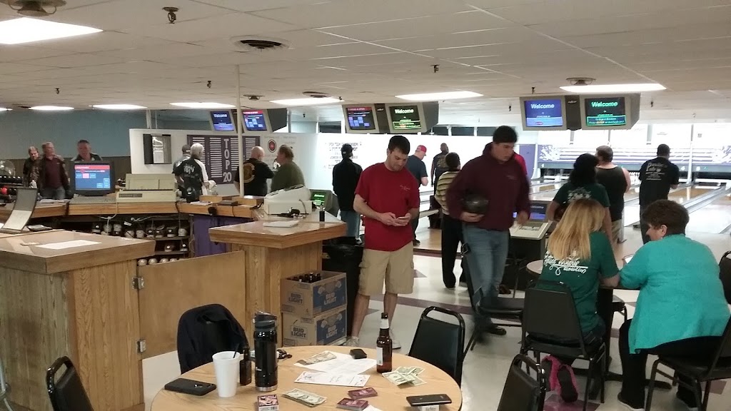 Litchfield Bowling Inc | 3320 IL-16, Litchfield, IL 62056, USA | Phone: (217) 250-2047