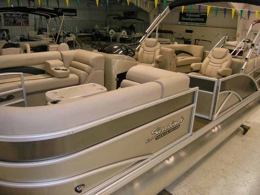 West Lakes Boat Mart Sales | 2811 US-6, Kendallville, IN 46755, USA | Phone: (260) 343-9000