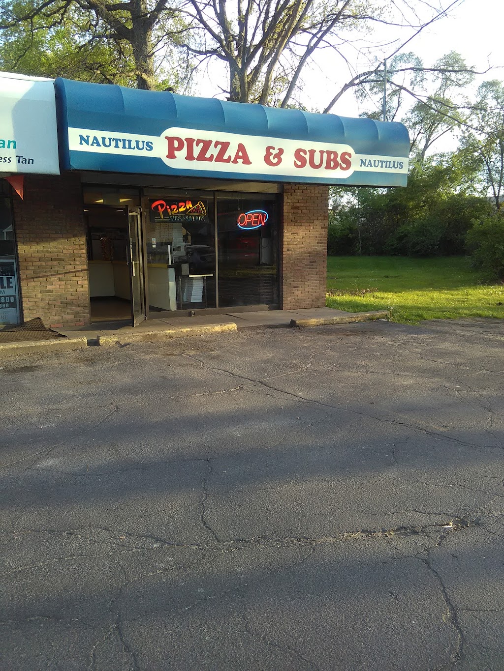 Nautilus Sub & Pizza Shop | 35045 Cherry Hill Rd, Westland, MI 48186, USA | Phone: (734) 729-3660