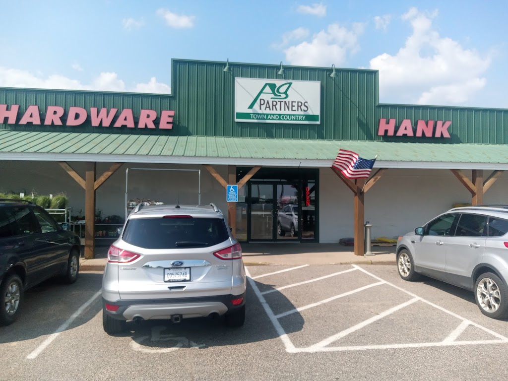 Hardware Hank Ag Partners | 820 E Main St, Belle Plaine, MN 56011, USA | Phone: (952) 873-3244