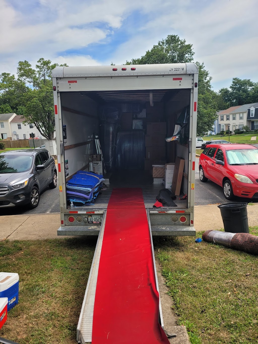 flores moving services | 18318 Swan Stream Dr, Gaithersburg, MD 20877, USA | Phone: (301) 732-2866