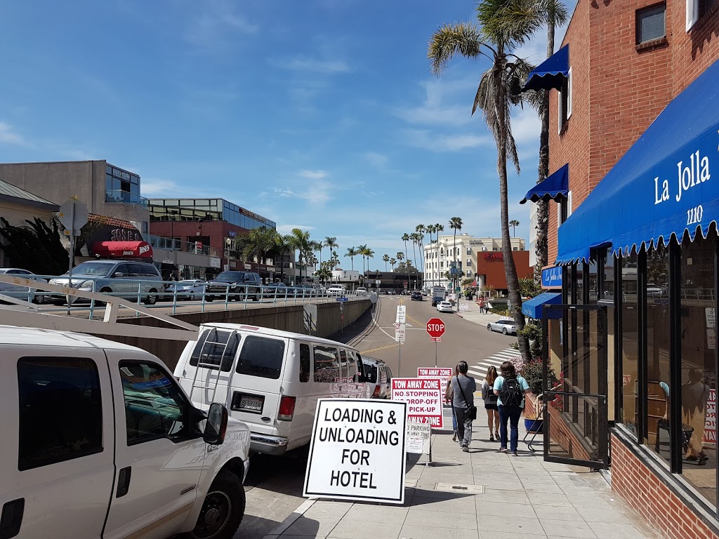 Premium Parking - P1305 | 1166 Prospect St, La Jolla, CA 92037, USA | Phone: (844) 236-2011