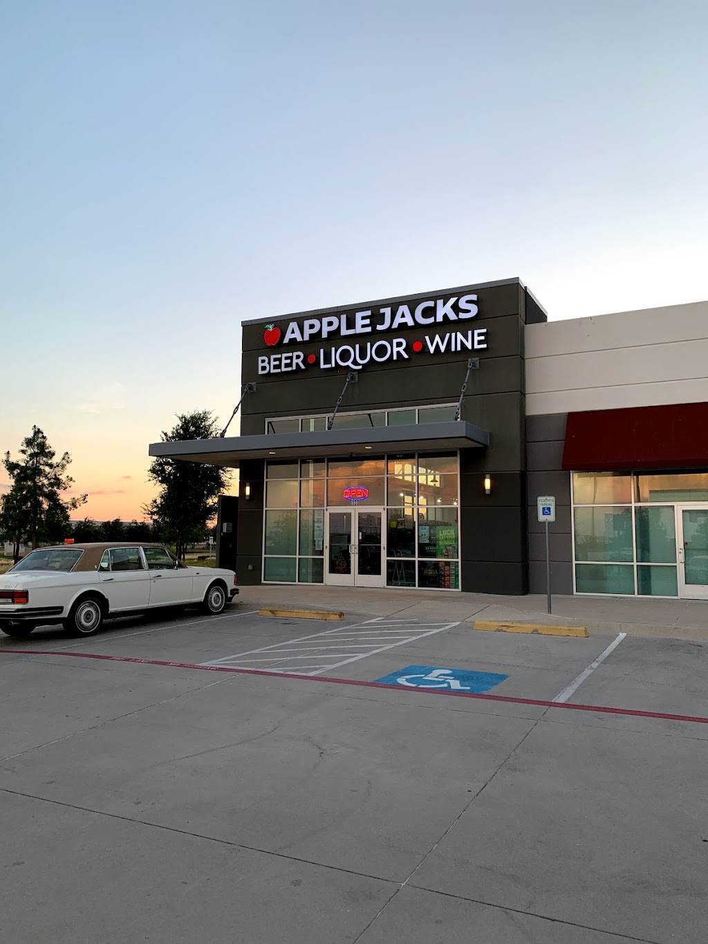 Applejacks Liquor | 8704 Cypress Waters Blvd #100, Irving, TX 75063, USA | Phone: (214) 484-6747