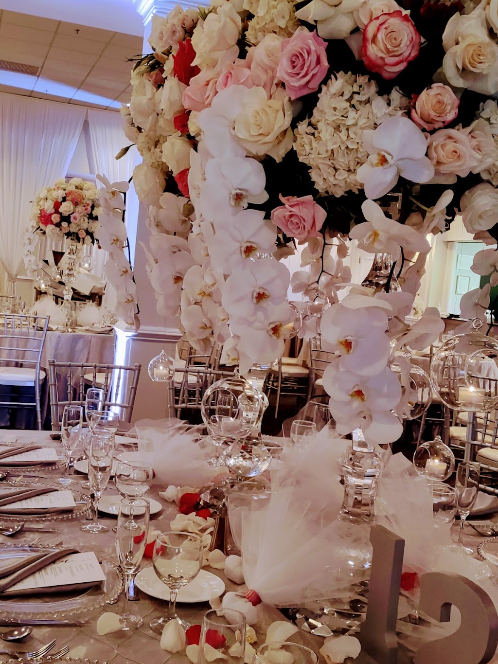 M & P Floral And Event Production | 840 W Lake St STE 402, Roselle, IL 60172 | Phone: (630) 878-8641