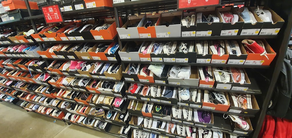 Converse Factory Store | 501 Premium Outlets Dr, Monroe, OH 45050, USA | Phone: (513) 539-9320