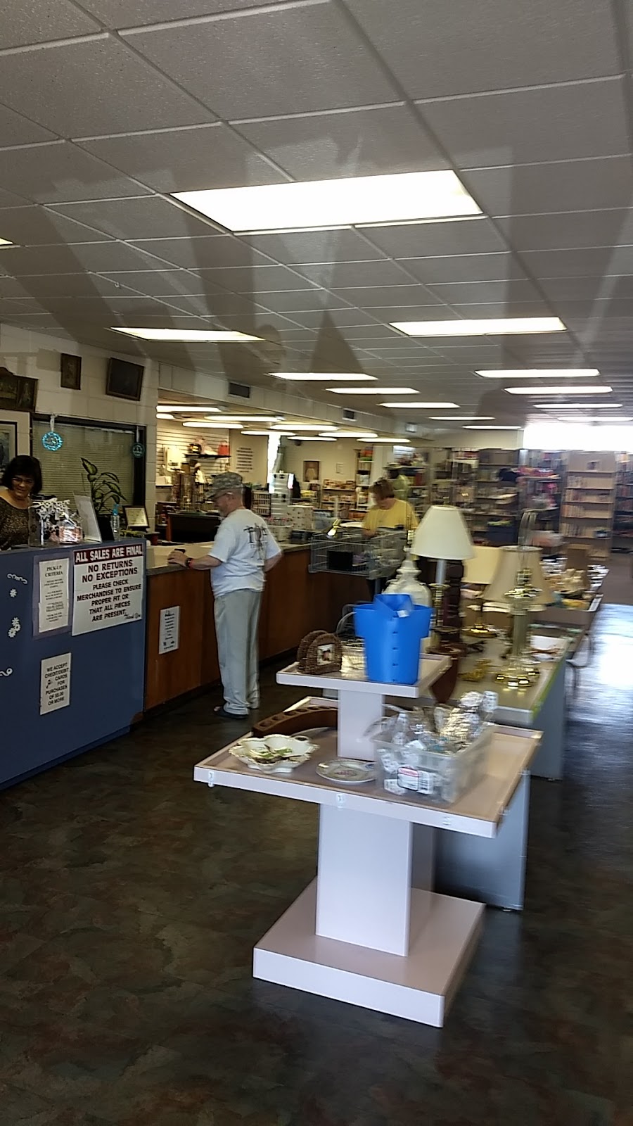 Hendersonville Samaritan Thrift Store | 116 Dunn St, Hendersonville, TN 37075, USA | Phone: (615) 824-5652