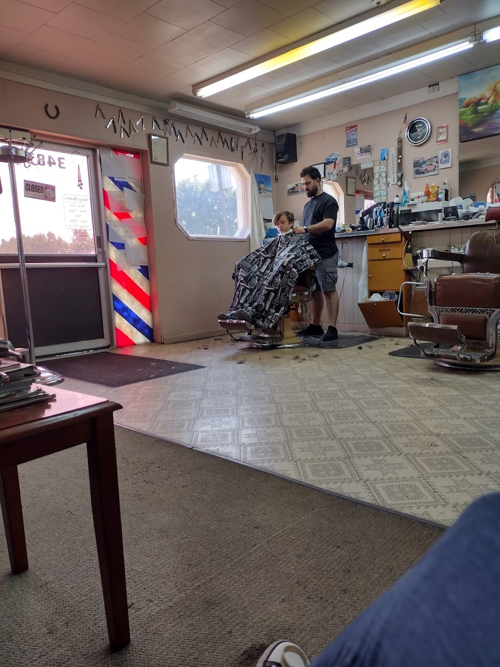 Sam’s Old Barber Shop | 34833 Southbound Gratiot Ave, Clinton Twp, MI 48035, USA | Phone: (586) 791-0900