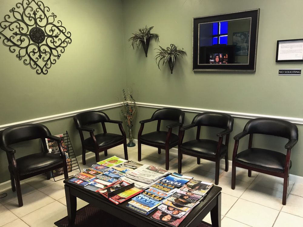 Brewer Chiropractic Clinic | 702 W Interstate 20 Ste 100, Arlington, TX 76017, USA | Phone: (817) 467-2010