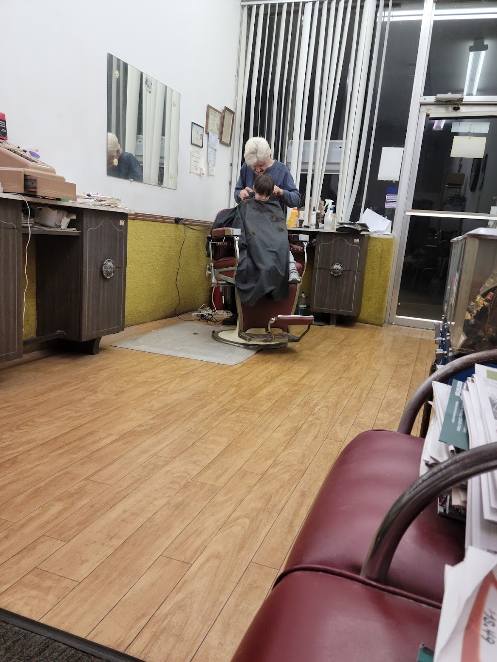 Anthonys Barber Shop | 500 Garden City Dr # 12L, Monroeville, PA 15146, USA | Phone: (412) 856-6223