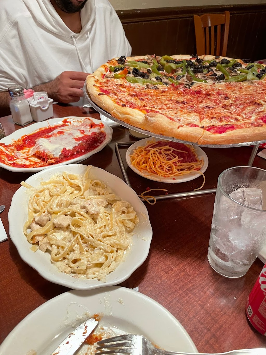 Brunos Italian Restaurant | 1652 Ocean Ave, Santa Monica, CA 90401, USA | Phone: (310) 395-5589