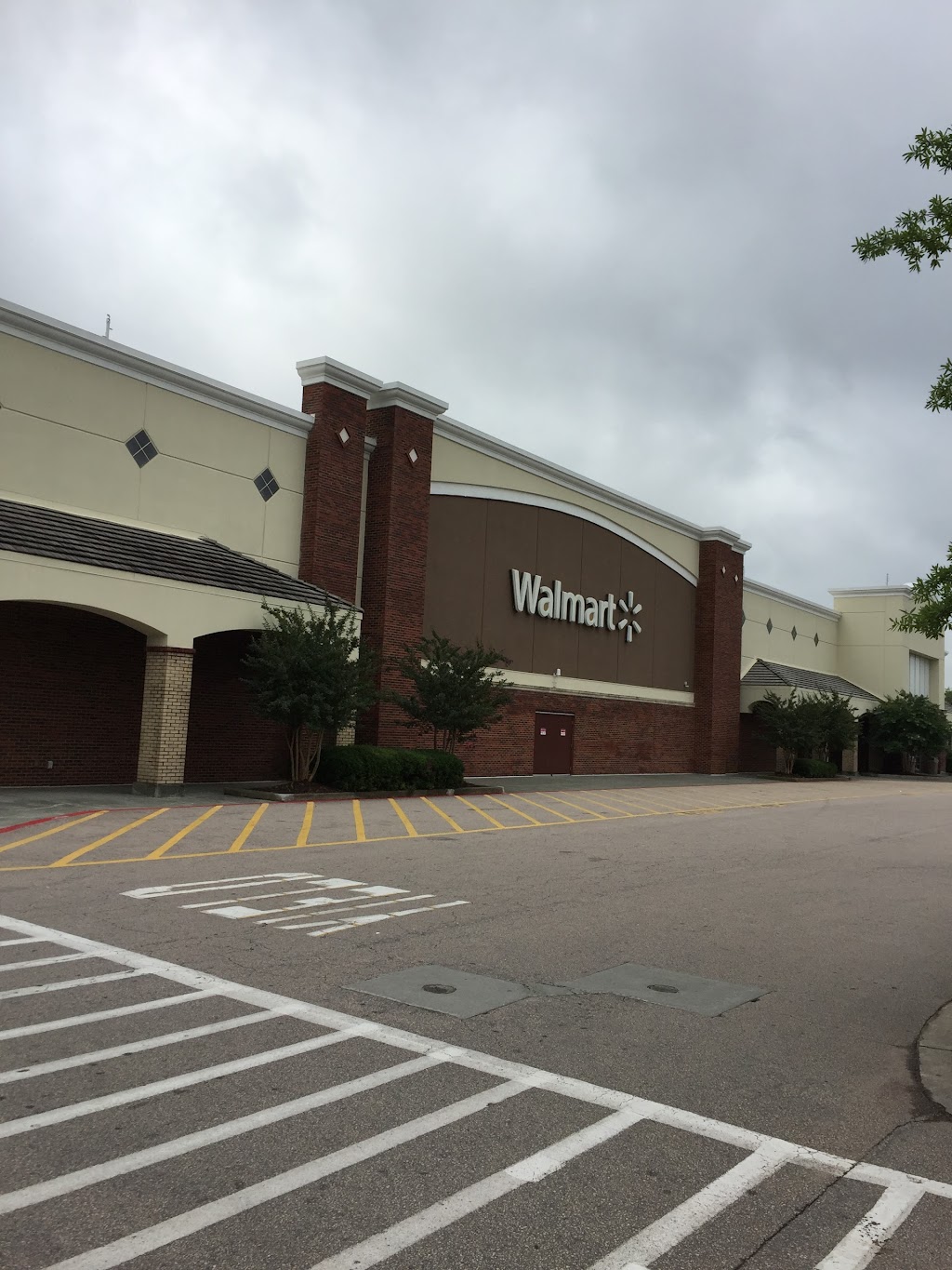 Walmart Supercenter | 10050 Glenwood Ave, Raleigh, NC 27617, USA | Phone: (919) 596-5790