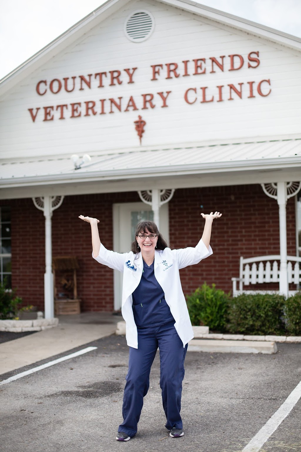 Country Friends Veterinary Clinic | 6961 I-30 Frontage Rd, Royse City, TX 75189, USA | Phone: (972) 636-9562