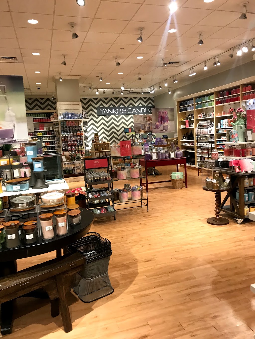 Yankee Candle | 1730 Robinson Centre Dr, Pittsburgh, PA 15205, USA | Phone: (412) 788-1280