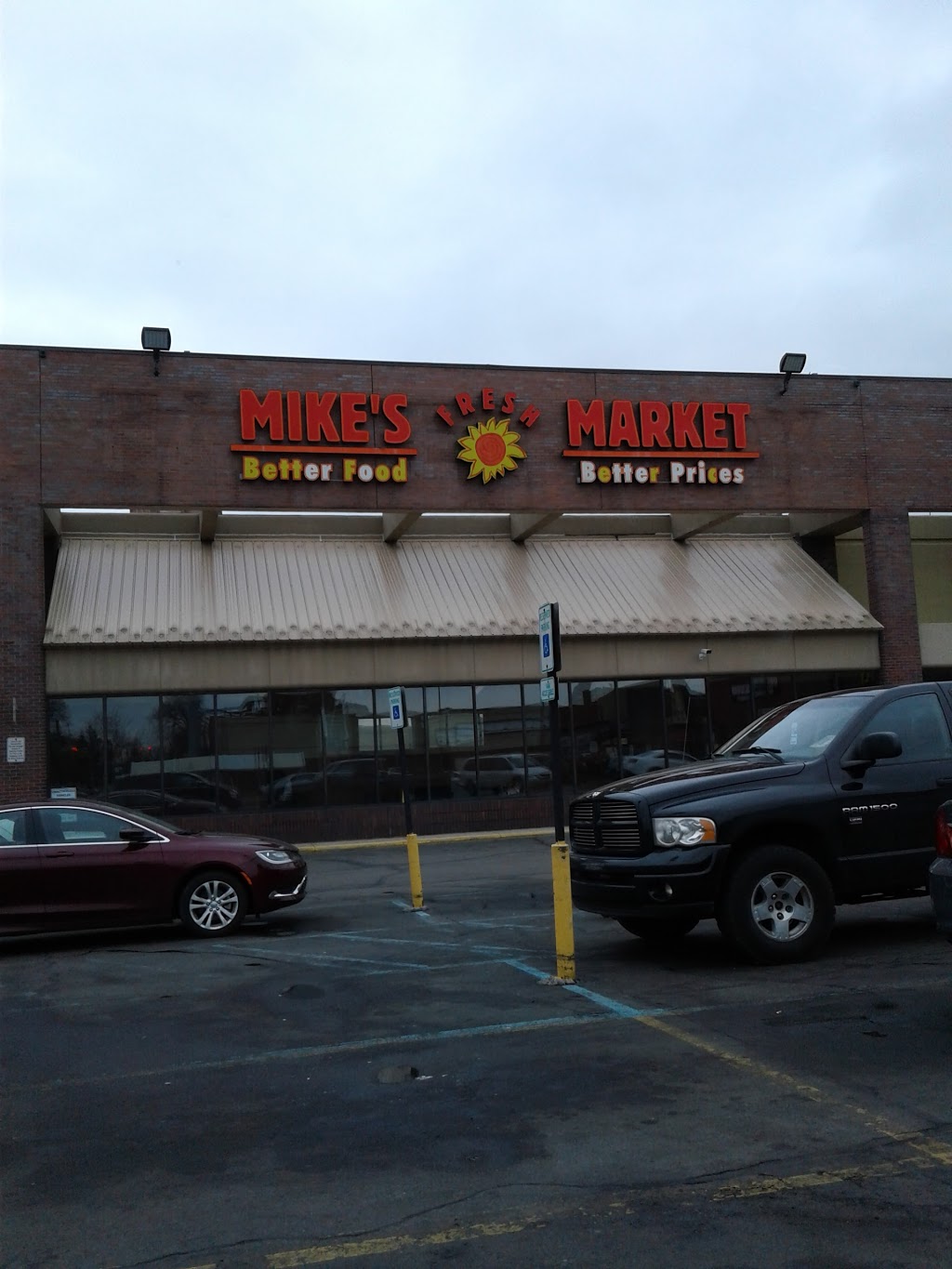 Mikes Fresh Market | 19195 Livernois, Detroit, MI 48221, USA | Phone: (313) 345-4711