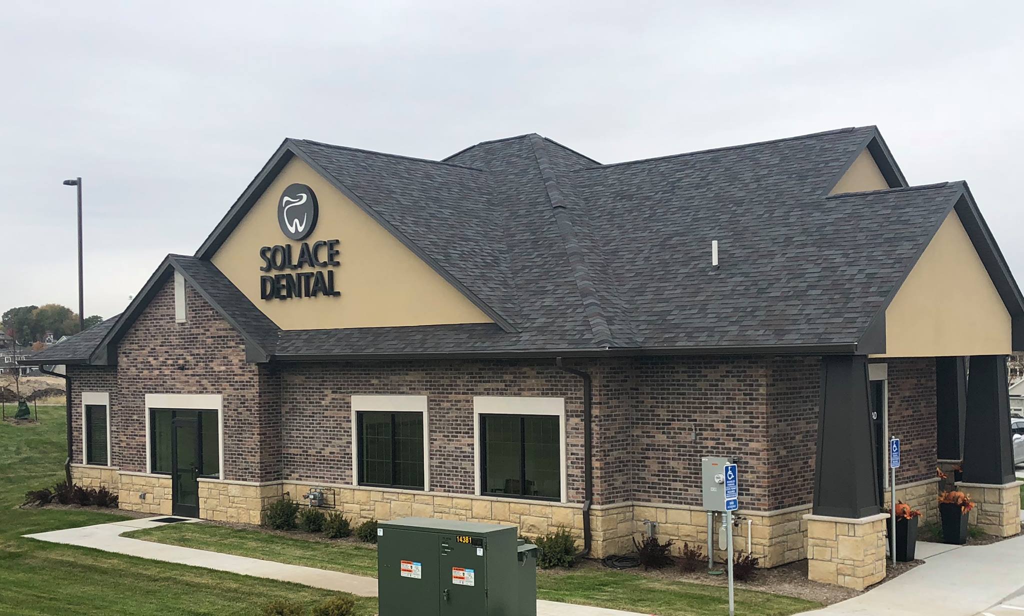 Solace Dental | 14381 Hickman Rd, Urbandale, IA 50323, United States | Phone: (515) 412-4200